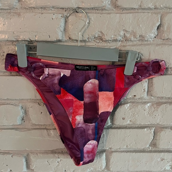Nasty Gal abstract double ring triangle bikini set - Picture 4 of 5
